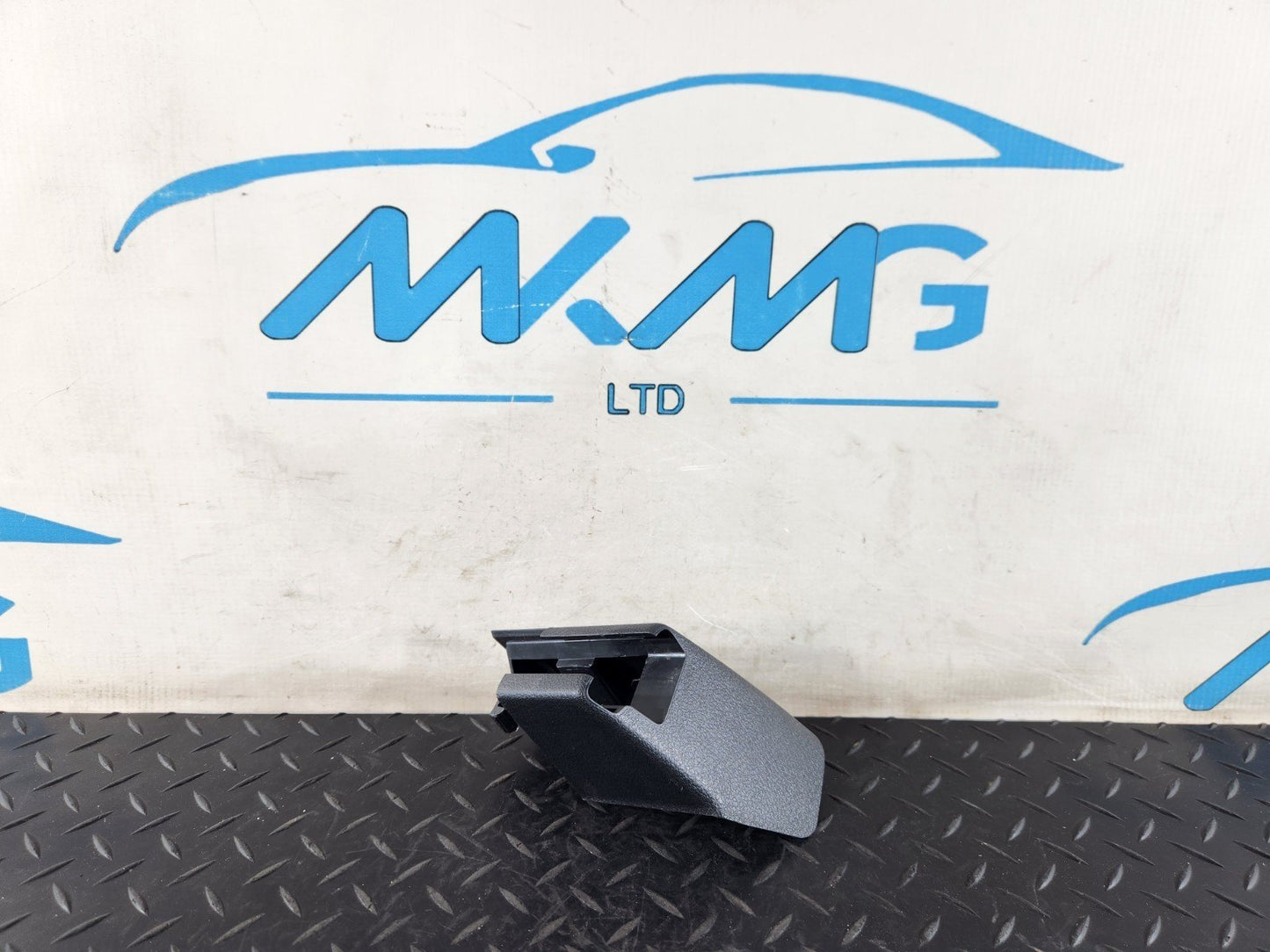 19-ON MERCEDES BENZ B CLASS W247 FRONT LEFT SEAT INTERIOR RAIL COVER A2479190300