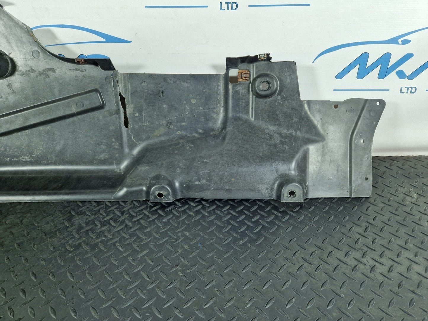 11-19 MERCEDES BENZ ML W166 RIGHT SIDE UNDERBODY COVER A1666805101 DAMAGED