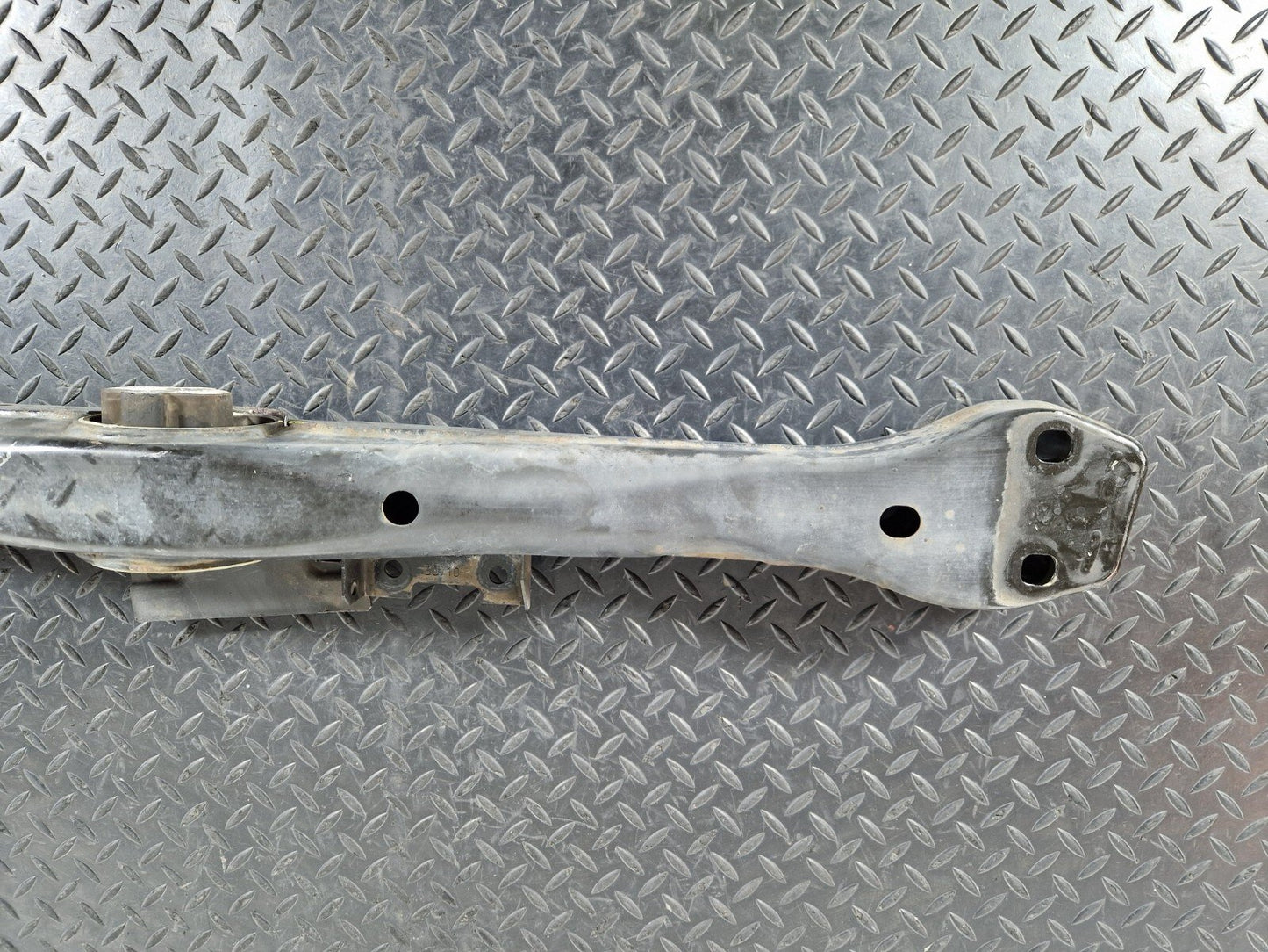 10-15 AUDI Q7 4L GENUINE GEARBOX SUPPORT MOUNT BRACKET 7P6399225C