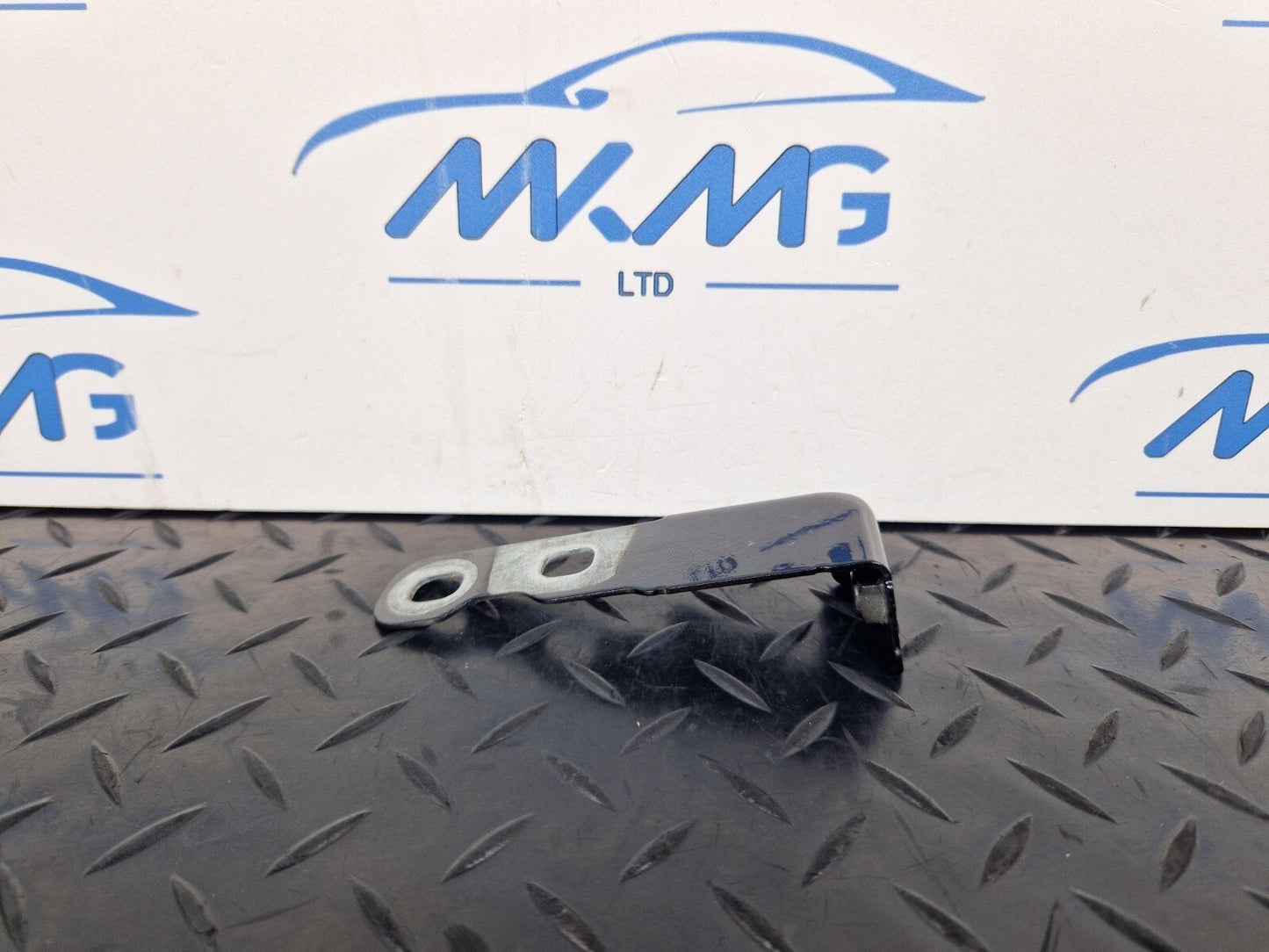 16-23 AUDI S5 COUPE GENUINE WING FENDER BRACKET FRONT RIGHT 8W6821434