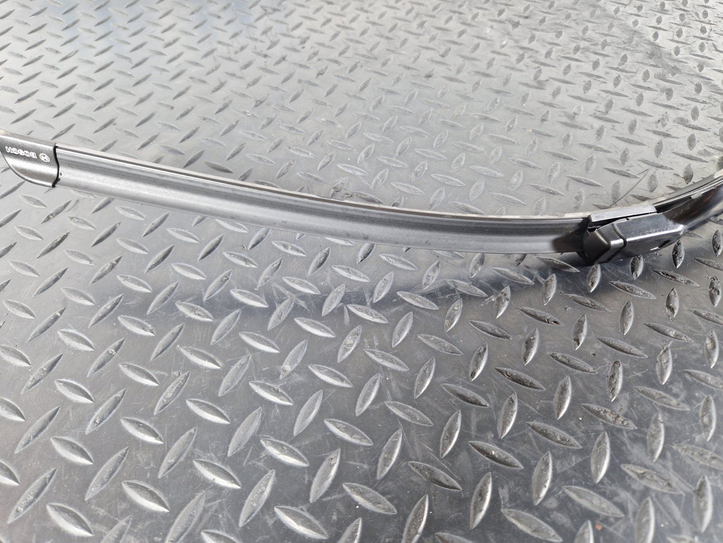 11-19 MERCEDES BENZ ML W166 GENUINE FRONT RIGHT WIPER ARM A1668201040