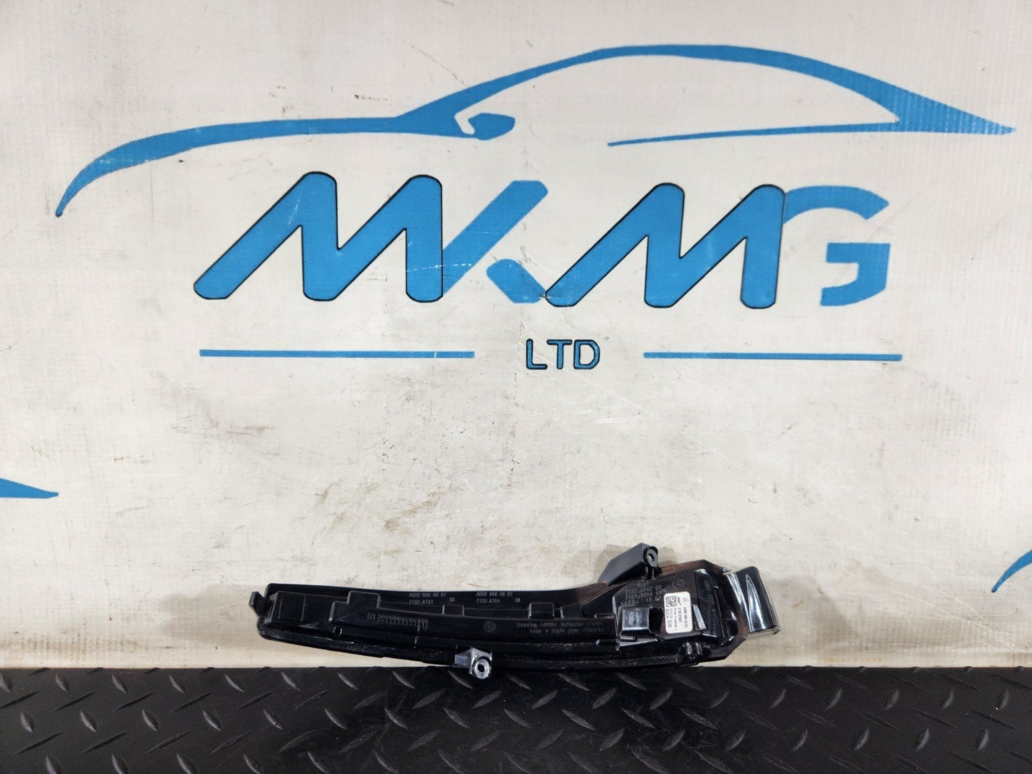 MERCEDES BENZ B CLASS W247 RIGHT O/S WING MIRROR TURN SIGNAL LIGHT A0999064601