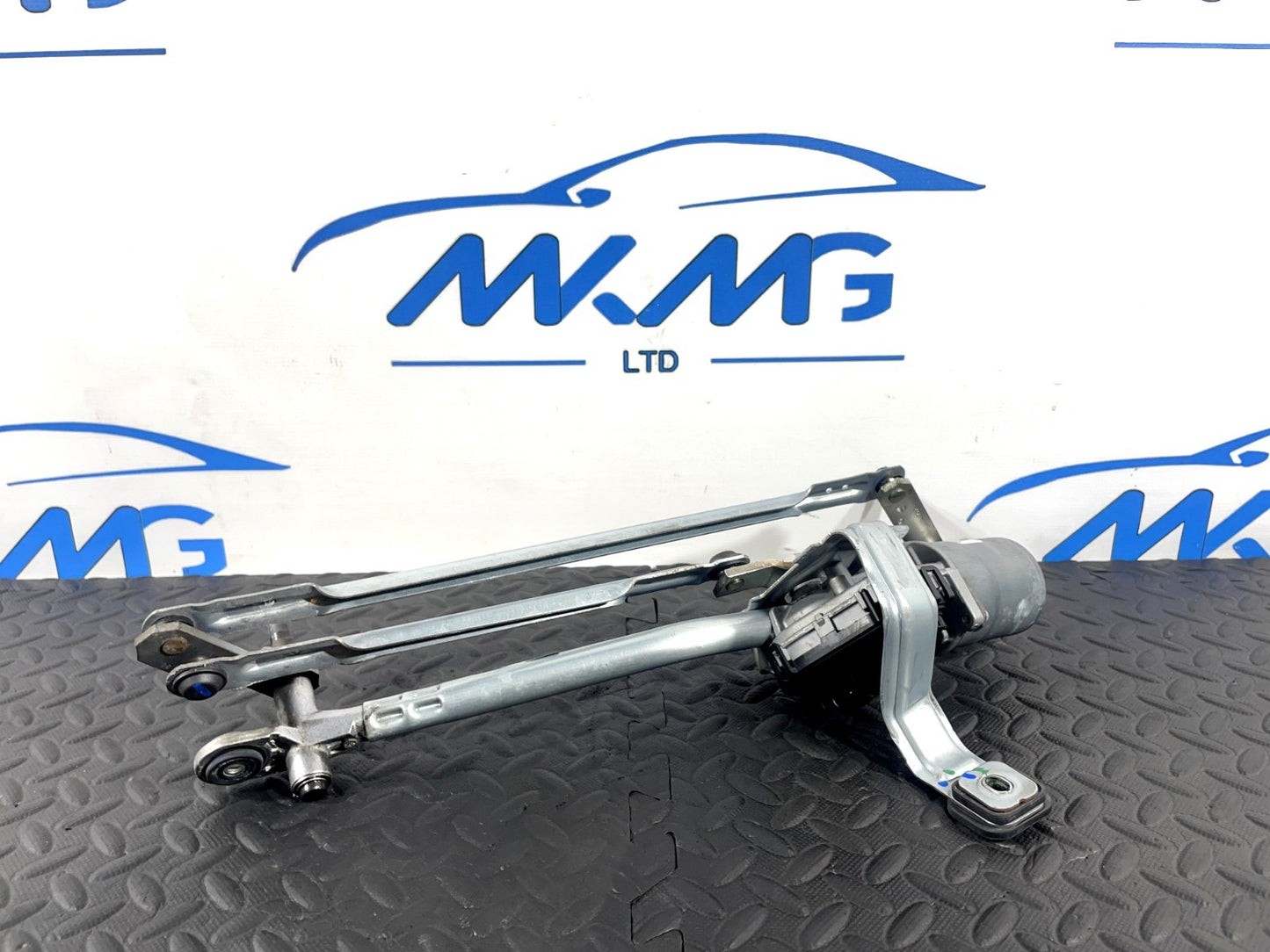 16-22 BMW X1 F48 GENUINE WINDSCREEN WIPER MOTOR & LINKAGE 7350658 0390243529