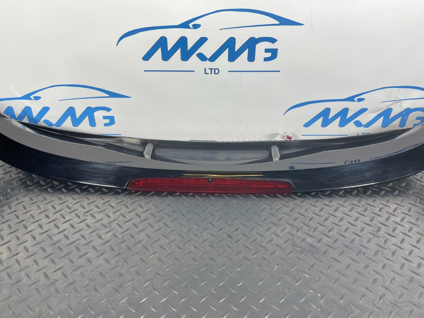 BMW X1 F48 Genuine Rear Tailgate Boot Lid Spoiler Bracket in Black 7360536