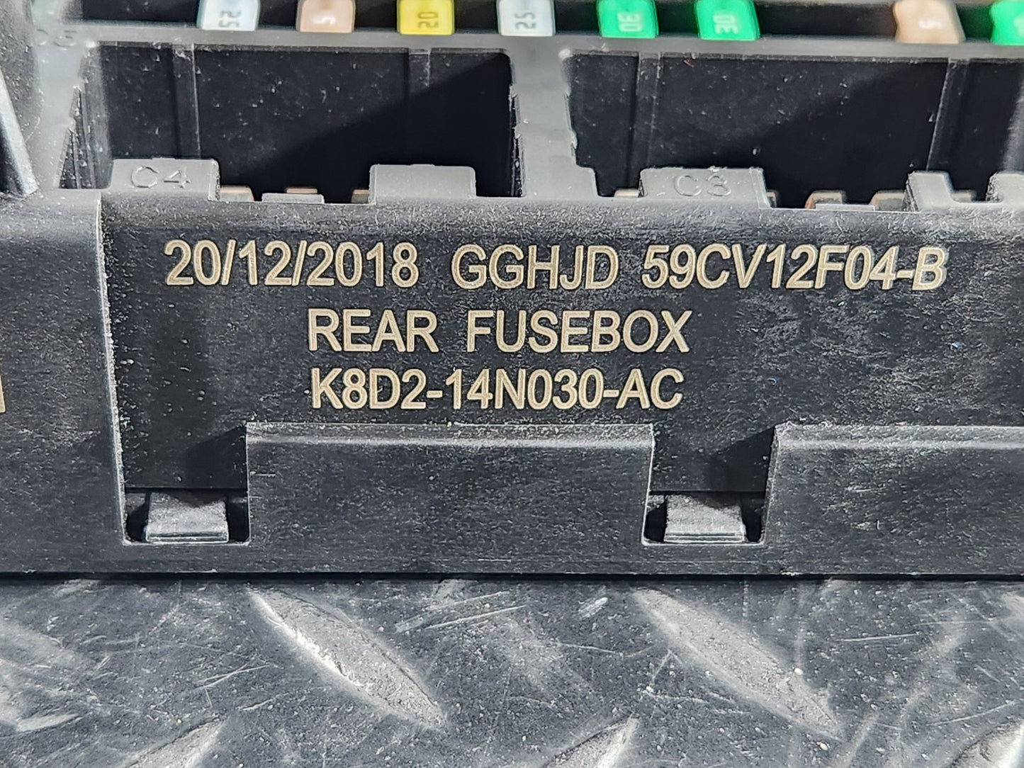 Land Rover Range Rover Evoque L551 SUV Genuine 2.0 Petrol Fusebox K8D214N030AC