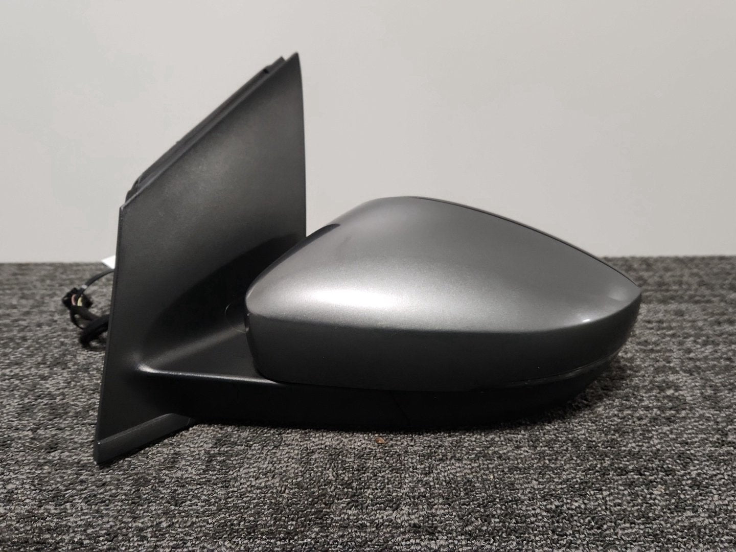 Volkswagen Polo 6R - MK5 Hatchback Front Left Wing Mirror in Pepper Grey U5/D7R