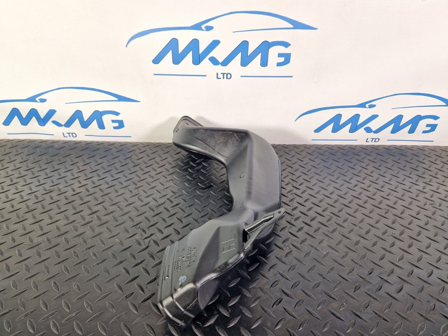 12-17 AUDI Q5 S-LINE GENUINE OEM FRONT LEFT SIDE VENT AIR GUIDE 8W2819655