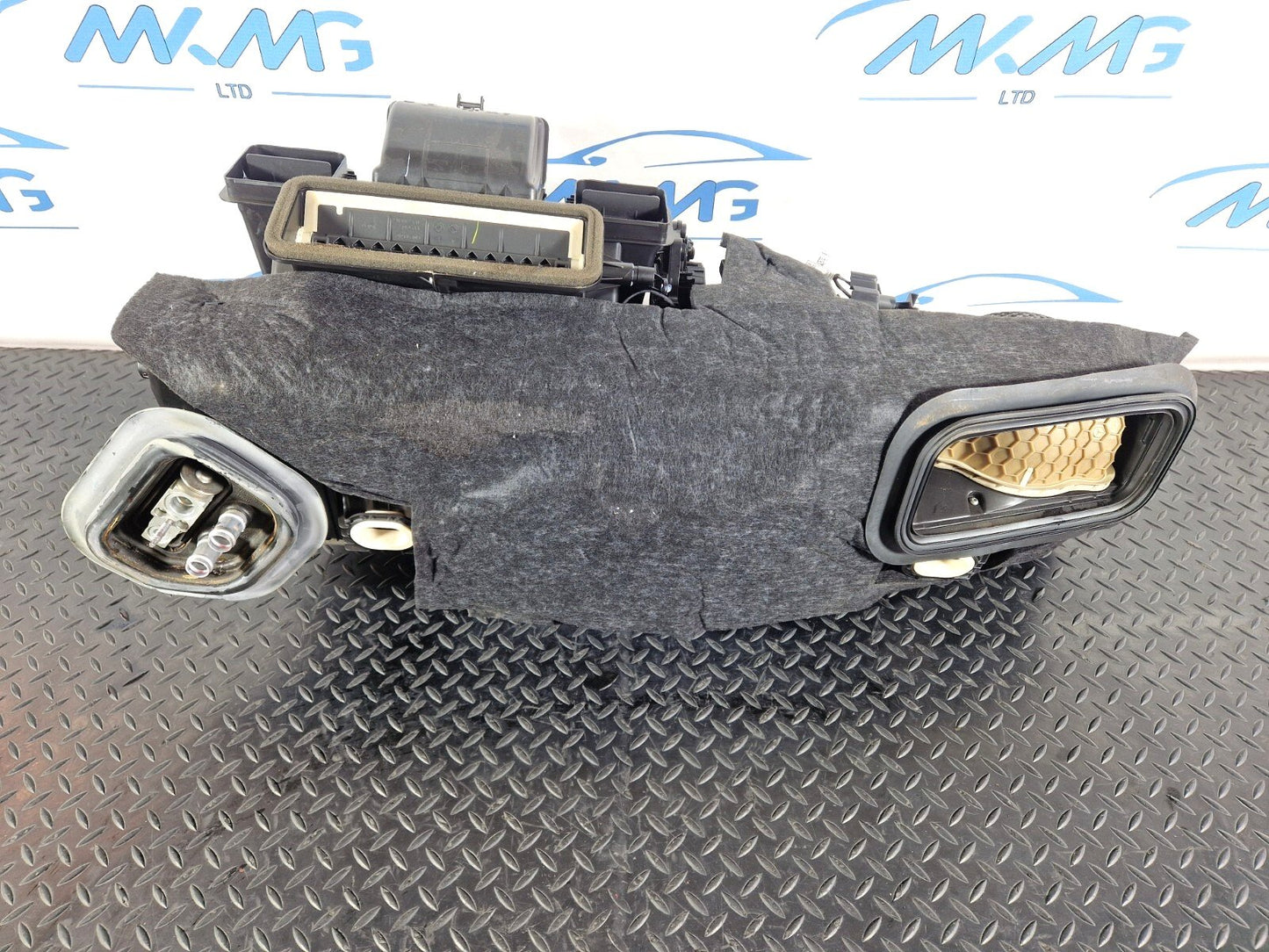 14-21 MERCEDES BENZ C300h W205 GENUINE HEATER MATRIX/RADIATOR/CORE A2229004015