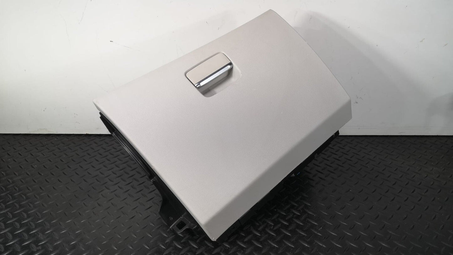 13-19 MERCEDES BENZ CLA W117 C117 GLOVE BOX DASHBOARD STORAGE COMPARTMENT
