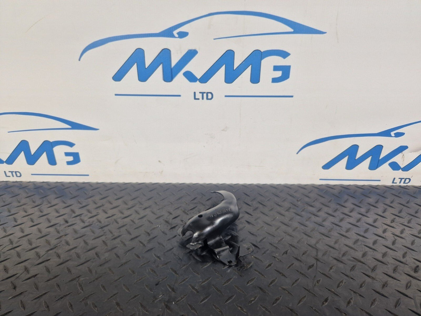 14-21 MERCEDES BENZ C W205  EXHAUST  BRACKET HOLDER A6510780784