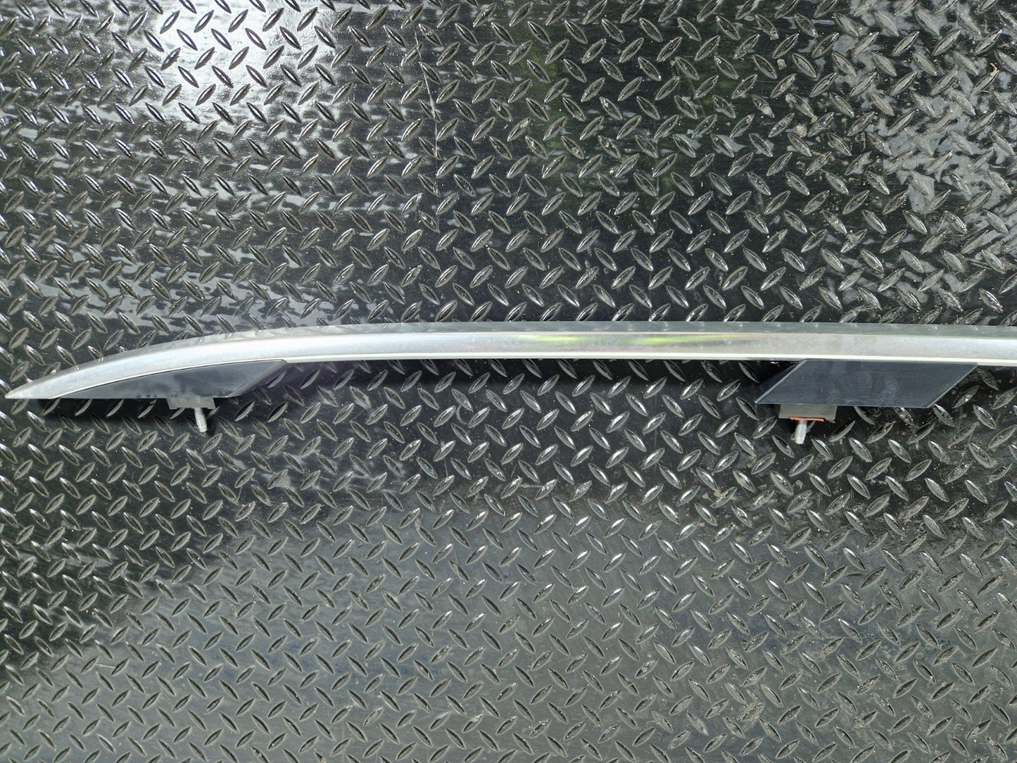 11-19 MERCEDES BENZ ML W166 GENUINE ROOF RACK RAIL A1668900493