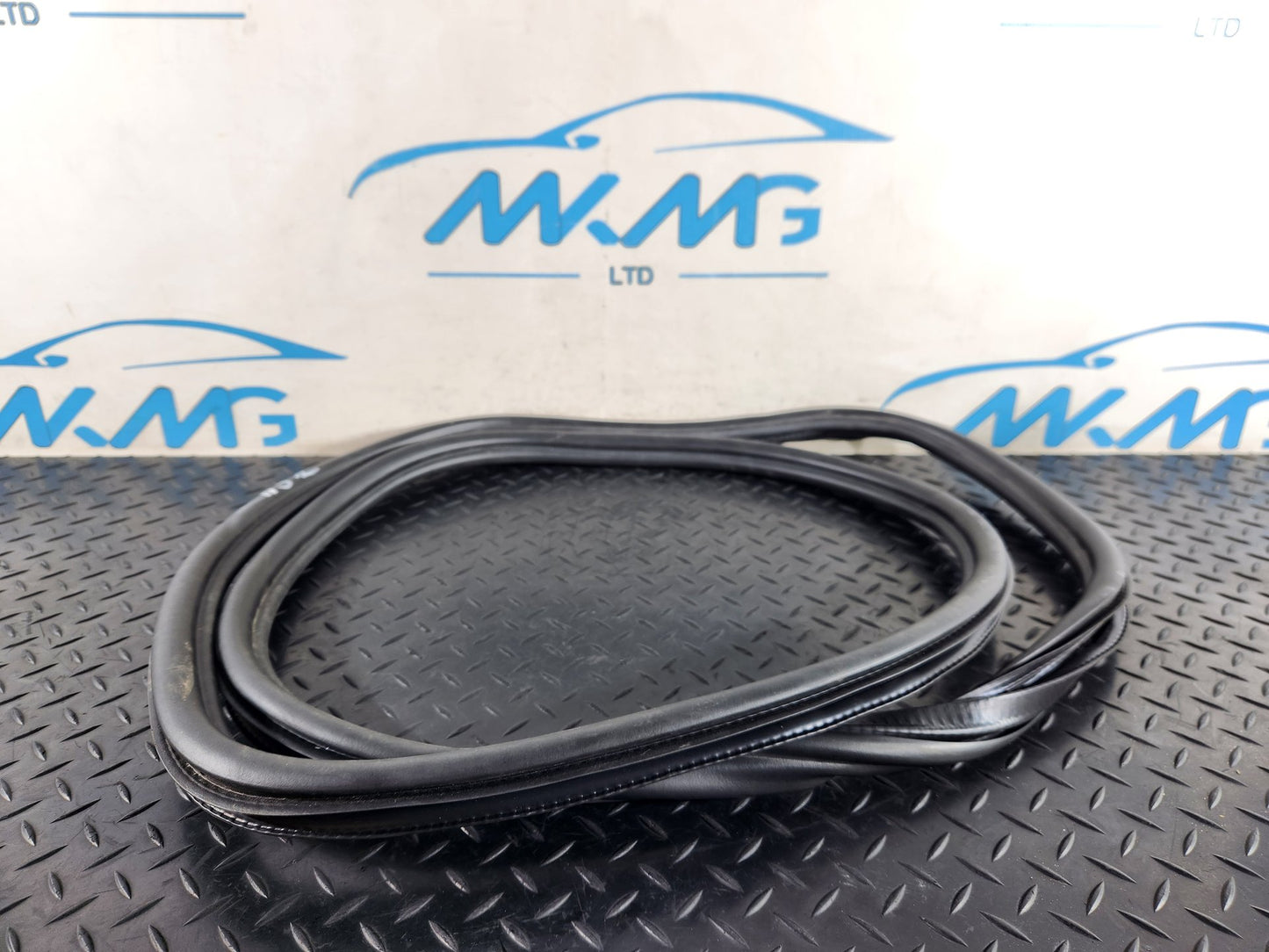 Land Rover Range Rover Evoque L551 SUV Genuine Front Left Door Seal K8D220708AC
