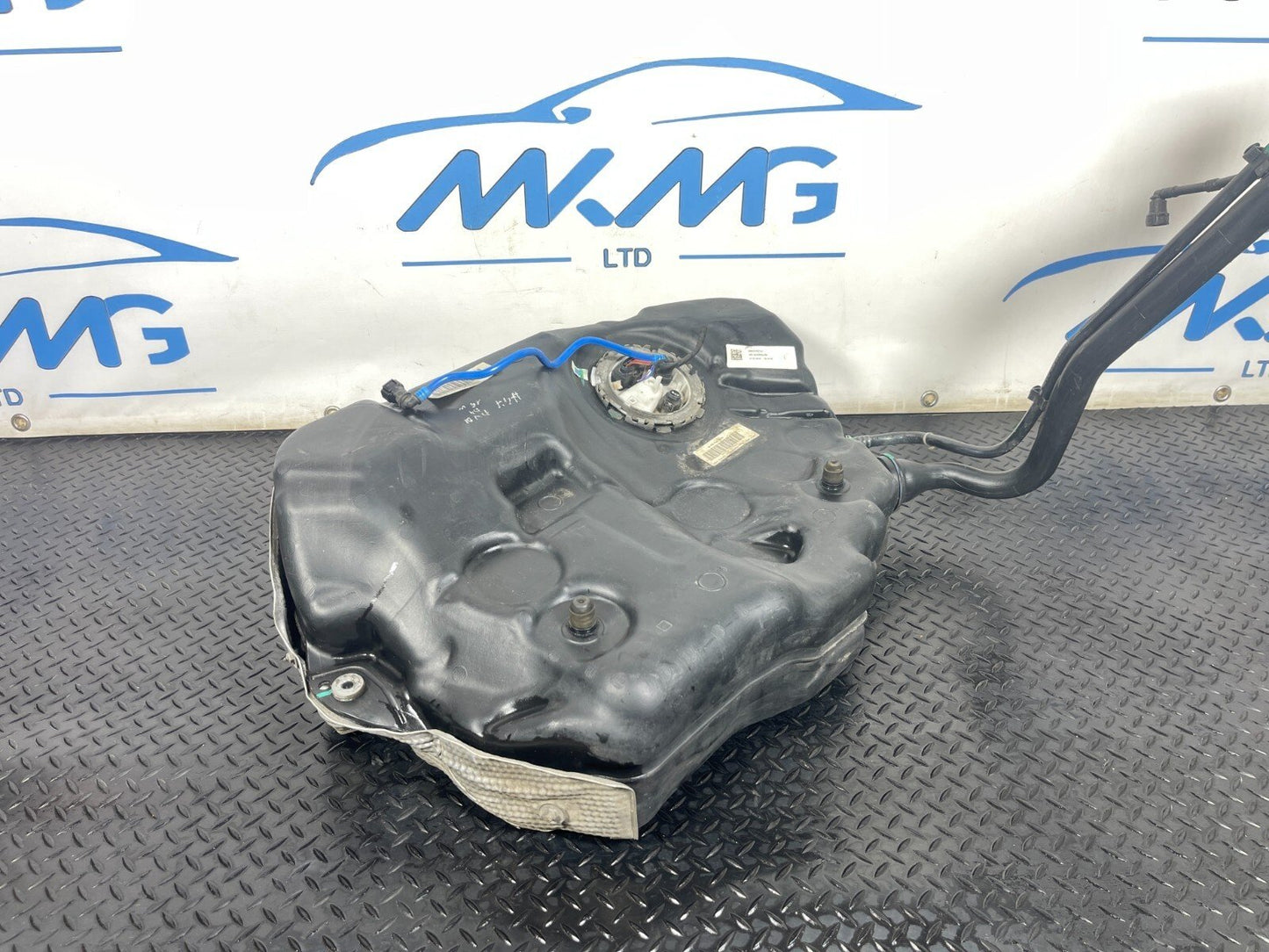 16-19 AUDI A4 B9 AVANT 1.4 TFSI GENUINE PETROL ENGINE FUEL TANK 8W0201021CJ