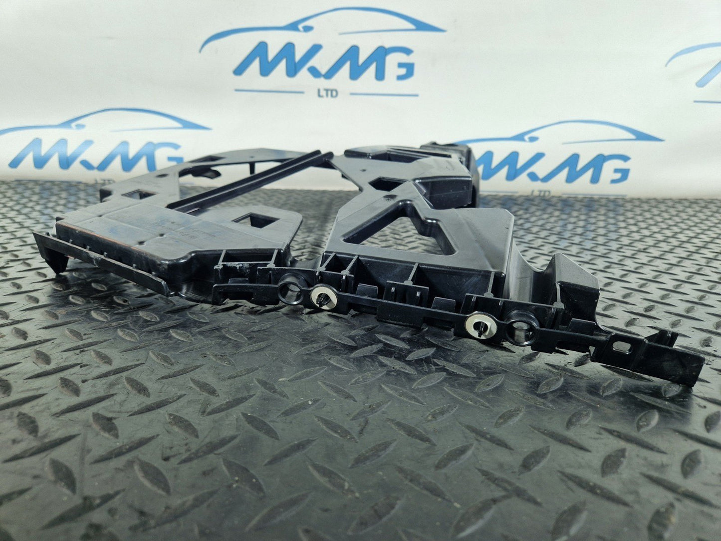 11-19 MERCEDES BENZ ML W166 GENUINE LEFT REAR BUMPER BRACKET  A1668851121
