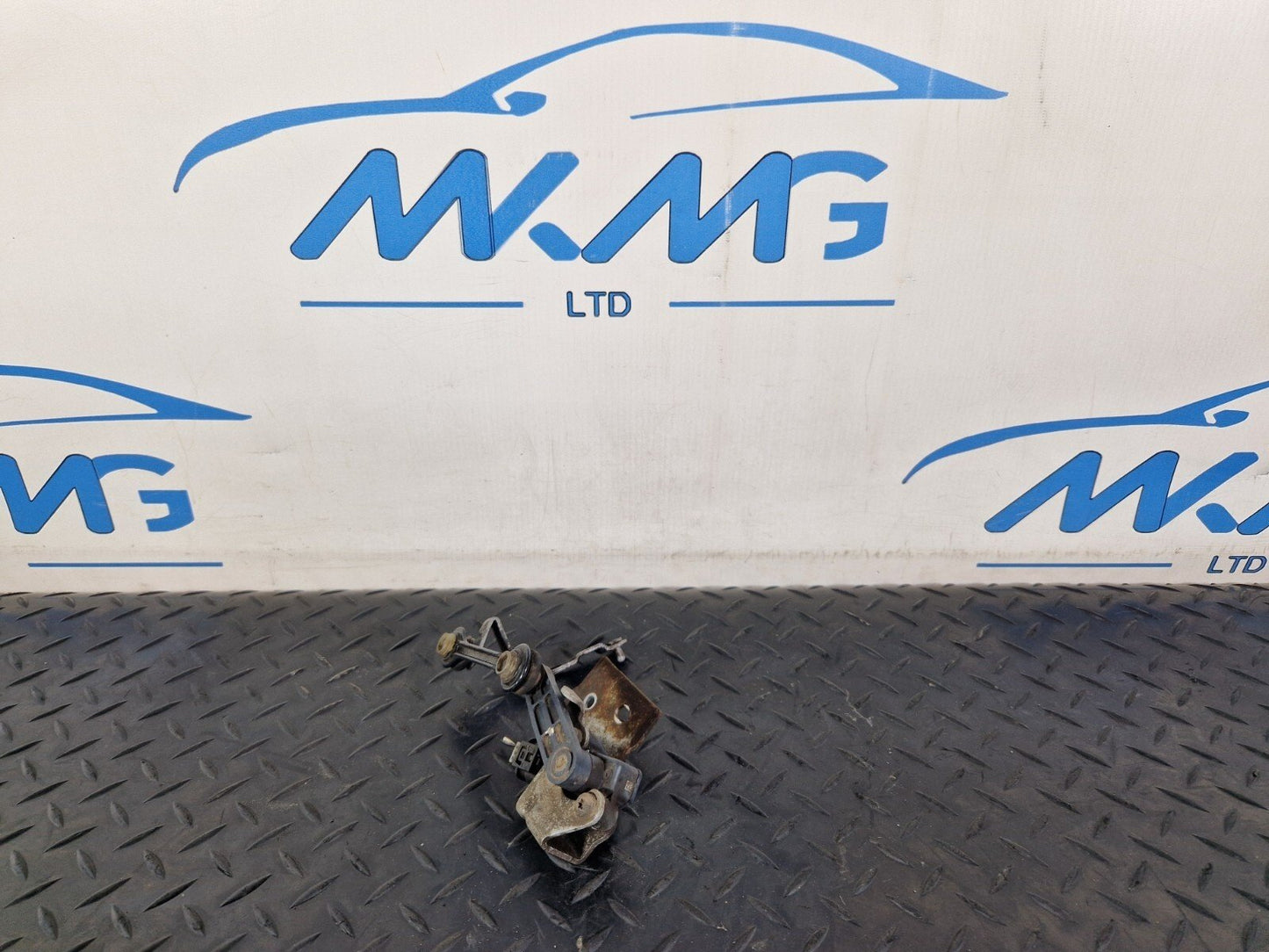 19-ON MERCEDES BENZ B CLASS W247 SENSOR REAR RIGHT LEVEL SENSOR A2473205800