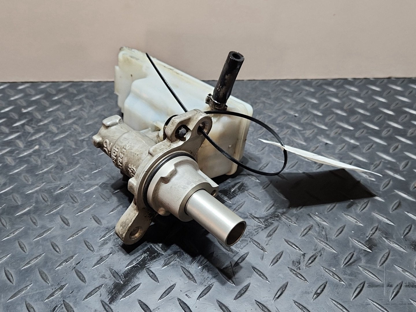 Mercedes-Benz Citan W415 Cargo Van Genuine Brake Master Cylinder 0204051558