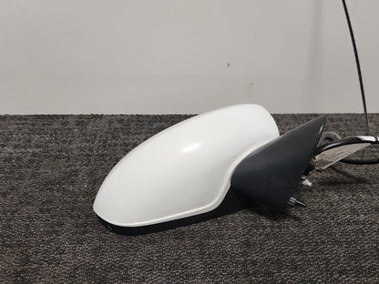 Vauxhall Corsa MK3 (D)(4400) Hatchback Front Right Door Wing Mirror in White GFO