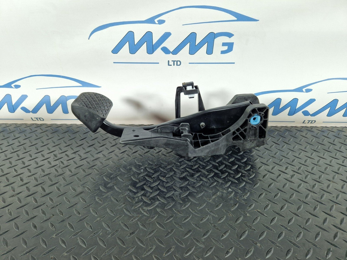 19-ON MERCEDES BENZ A CLASS W177 GENUINE BRAKE PEDAL ASSEMBLY A2472900100