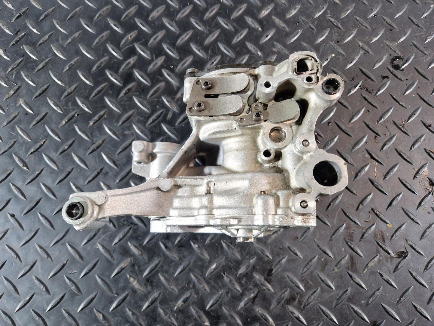 12-18 AUDI A6 C7 2.0 TDI DIESEL CGLC/CGL ENGINE OIL PUMP 04L145208J