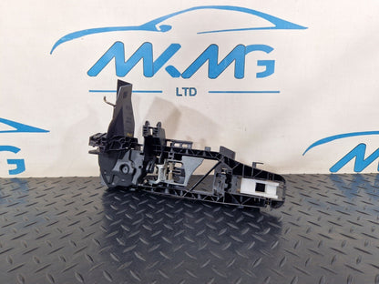 18-ON MERCEDES A CLASS W177 OEM FRONT RIGHT O/S DOOR HANDLE BASE MOUNT BRACKET