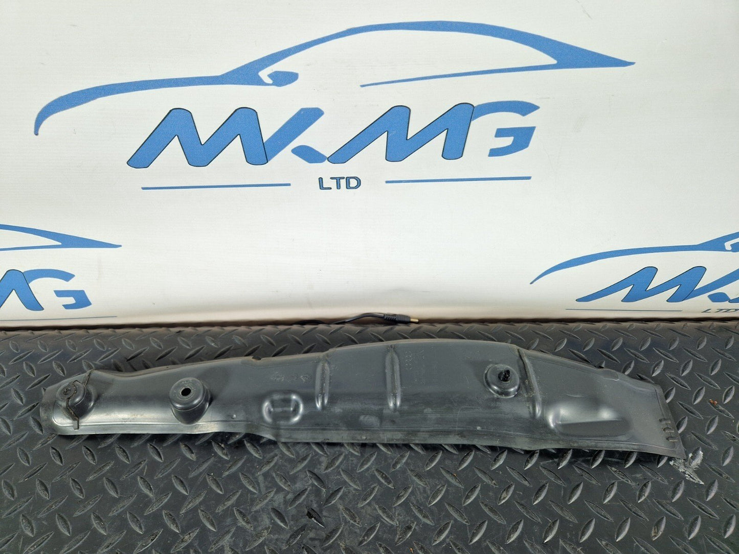 16-24 AUDI A5 F5 COUPE OEM FRONT RIGHT SIDE WING END PLATE 8W6821112