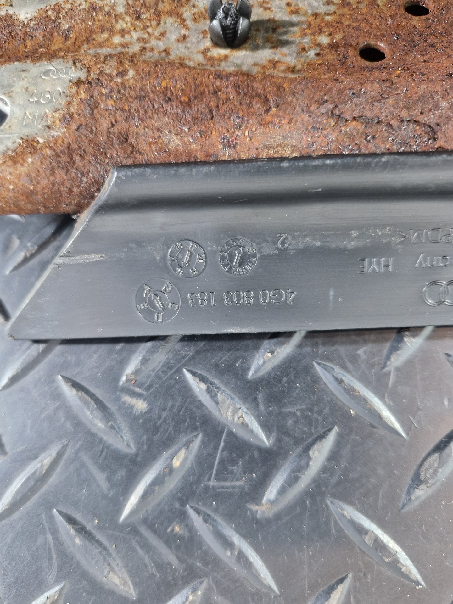Audi A6 Allroad C7 UNDERBODY FLOOR PLATE CONNECTING STRUT 4G0803183