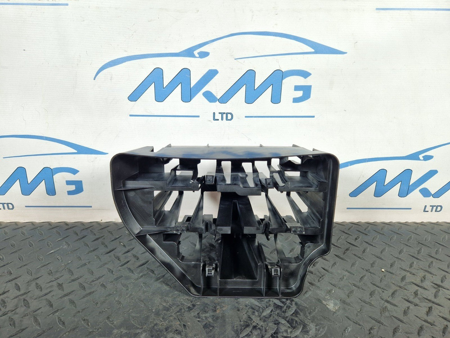 16-19 MERCEDES BENZ GLE W166 GENUINE FUSE BOX HOLDER BRACKET A1665450840