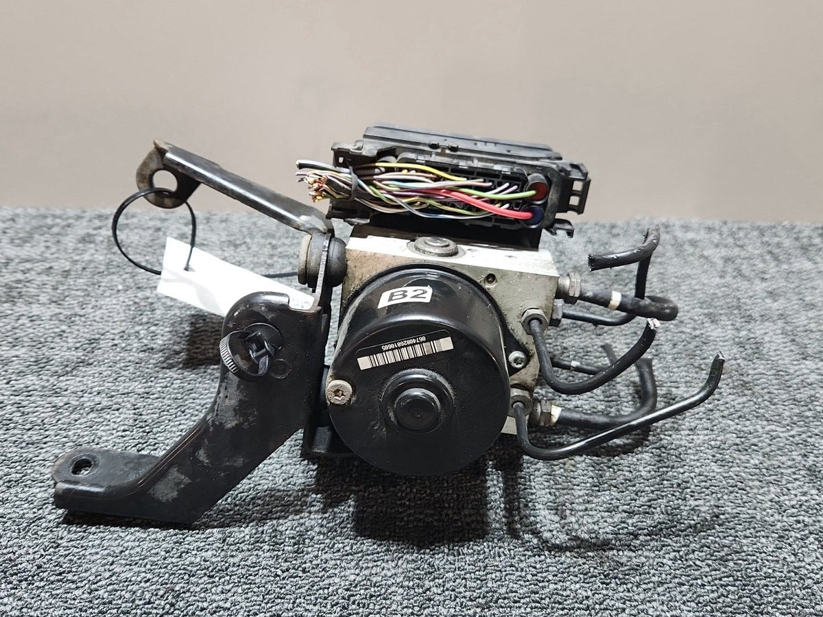 2010 Ford Fiesta MK7 (B299) ABS Pump Control Module 8V512C405AE