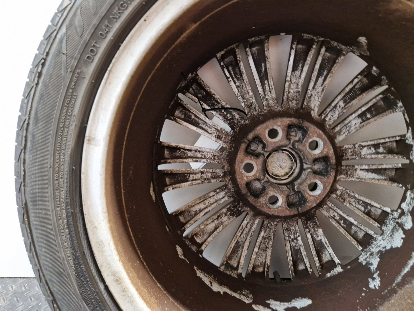 Vauxhall Astra MK6 (J) (A3400) 17" Alloy Wheel with Tyre 215/50/17 ~6mm