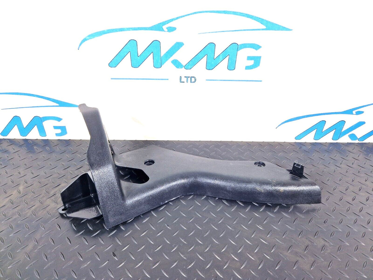 18-ON MERCEDES SPRINTER W907 W910 LEFT DOOR SILL TRIM MOLDING FRONT A9106880000
