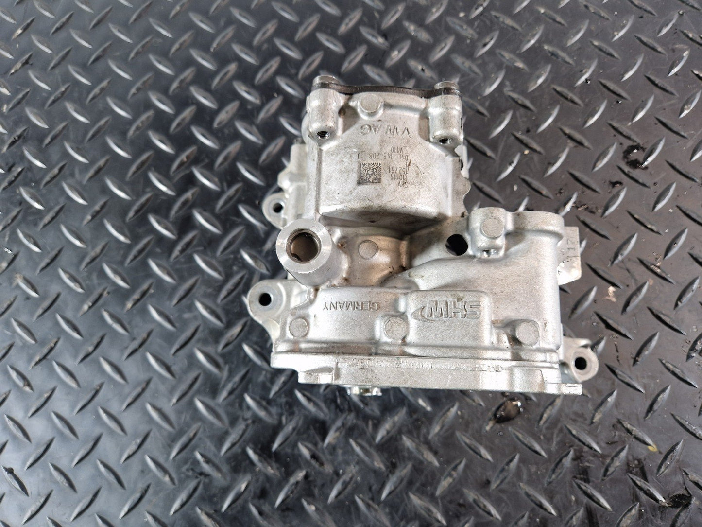 12-18 AUDI A6 C7 2.0 TDI DIESEL CGLC/CGL ENGINE OIL PUMP 04L145208J