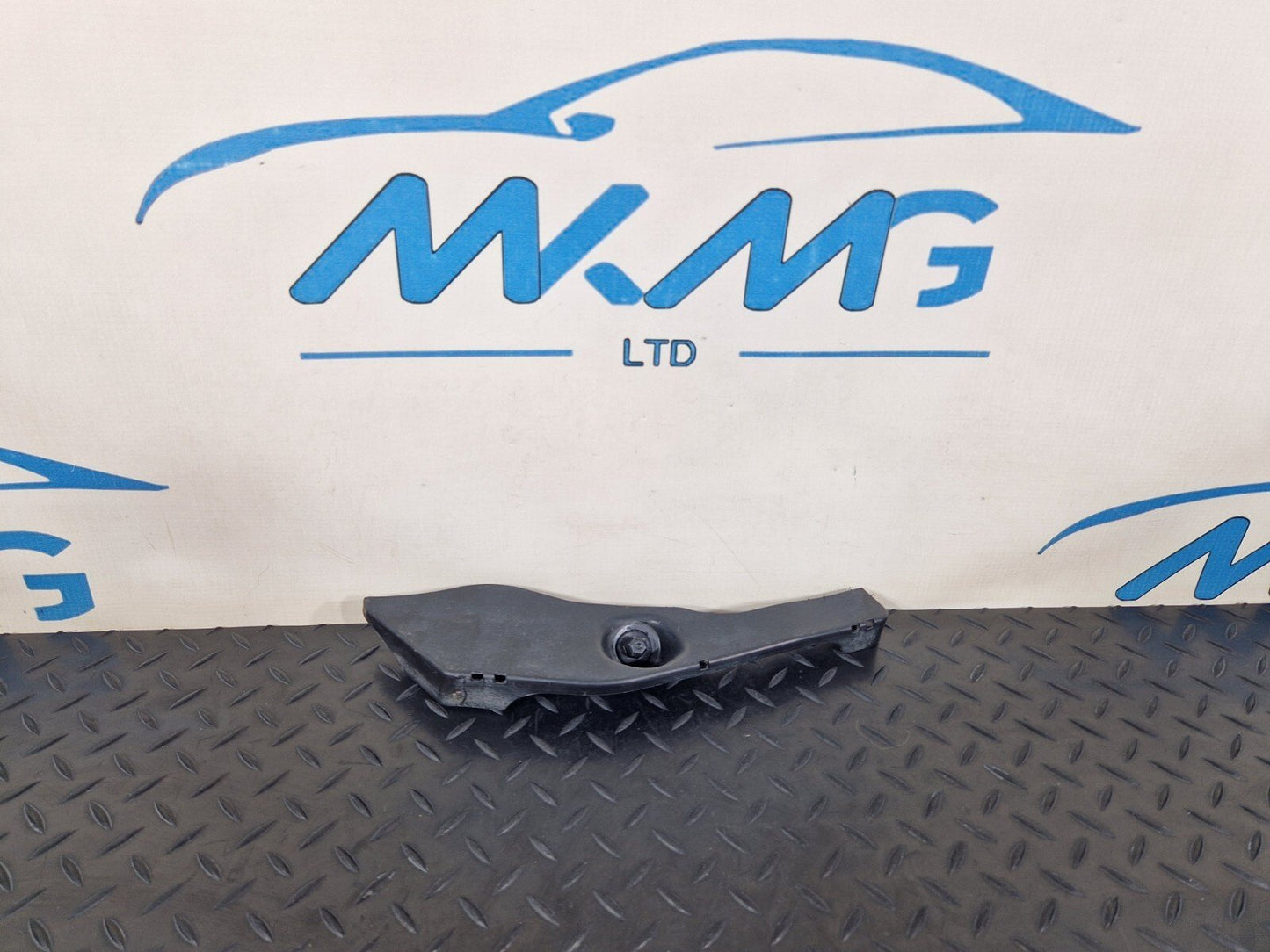 16-19 AUDI A4 B9 REAR RIGHT O/S UNDERBODY SPLASH GUARD SHIELD COVER 8W0825214