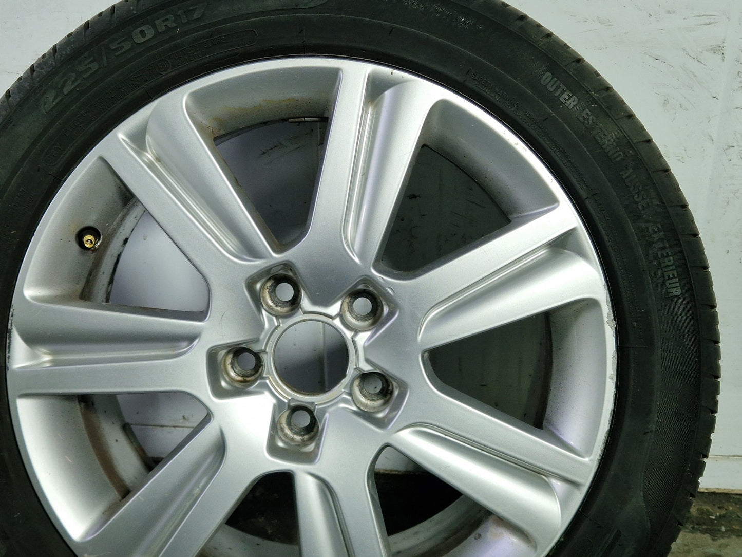 Audi A4 B8 17" Alloy Wheel with Tyre 225/50/17 ~4mm 8K0601025B