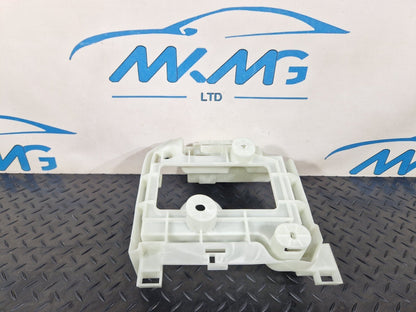 20-24 BMW 1 SERIES F40 GENUINE CURRENT DISTIBUTOR BRACKET HOLDER TRAY 6837044