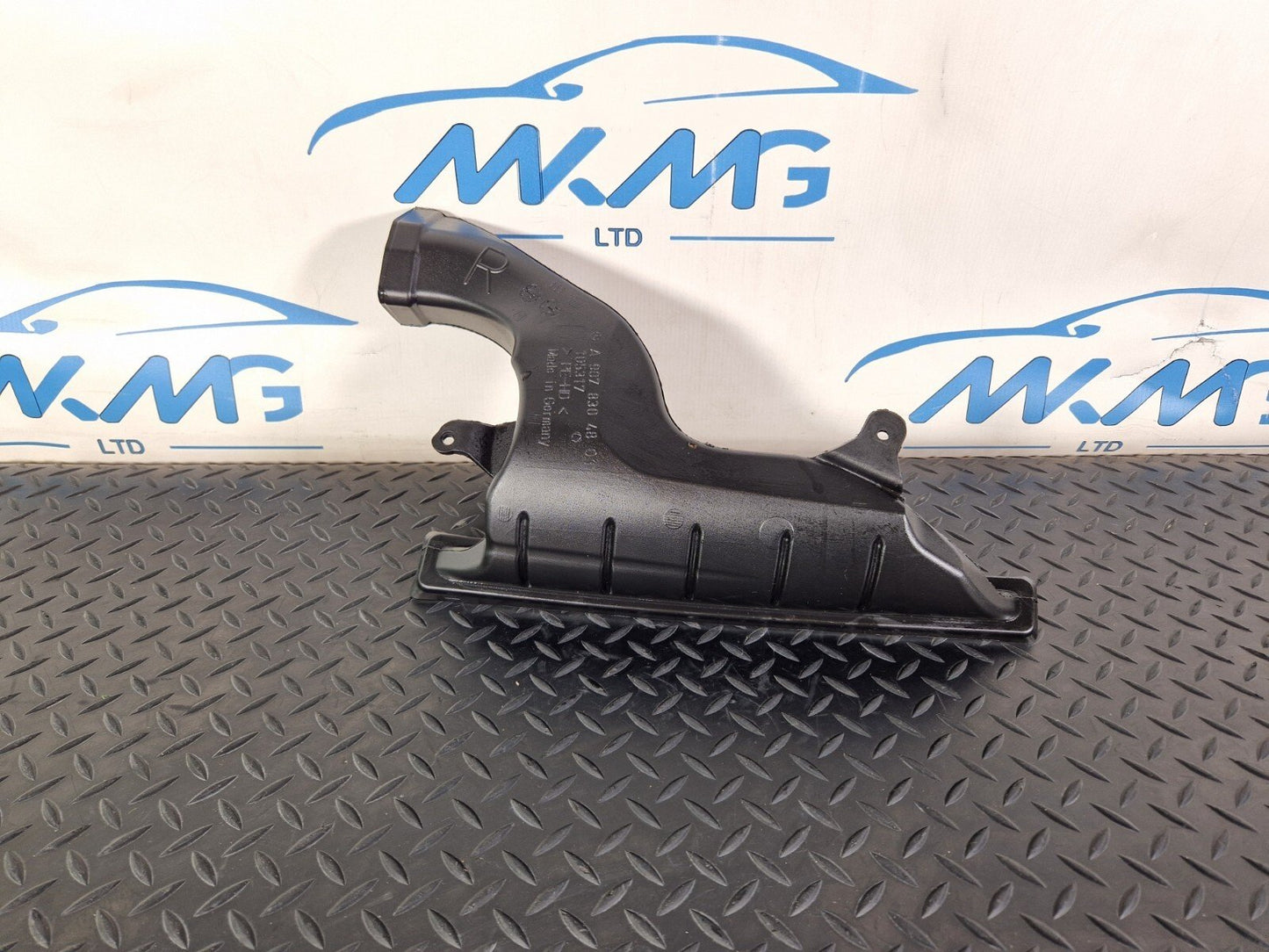 18-ON MERCEDES BENZ SPRINTER W907 DASHBOARD AIR DUCT A9078304801