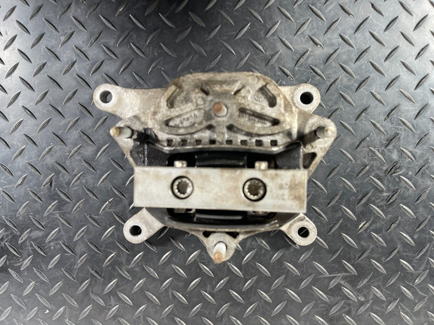 16-19 AUDI A4 B9 GENUINE ENGINE MOUNT BRACKET 8W0399118C