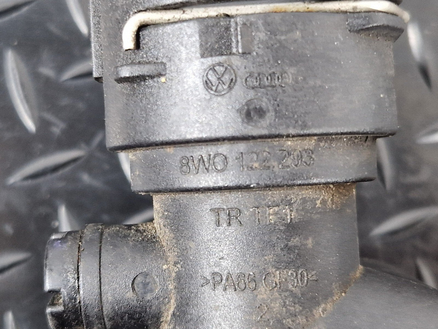16-19 AUDI A4 B9 AVANT GENUINE 1.4 TFSI WATER COOLANT PIPE HOSE 8W0122055P