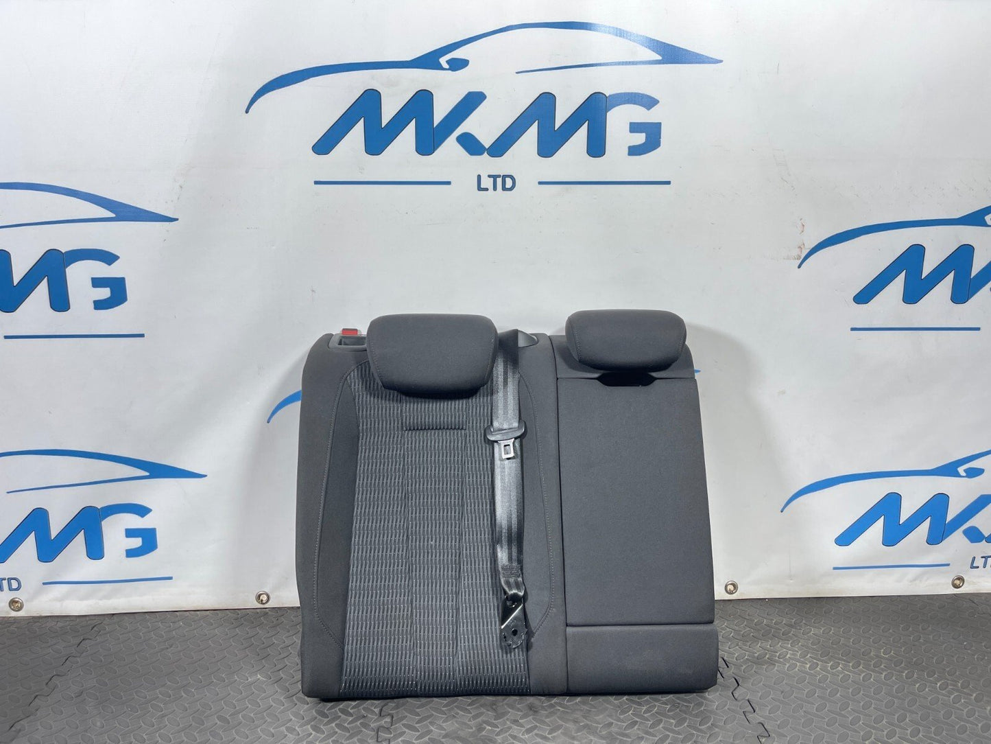 16-19 AUDI A4 B9 GENUINE REAR RIGHT DRIVER SIDE CLOTH SEAT BACKREST & HEADREST