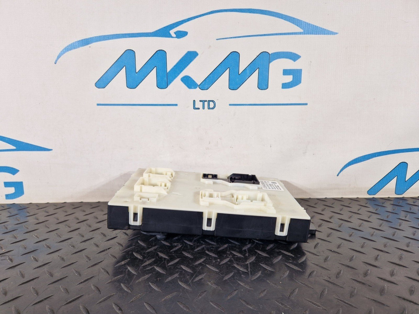 14-23 MERCEDES VITO W447 GENUINE OEM BODY CONTROL MODULE ECU A4479009004