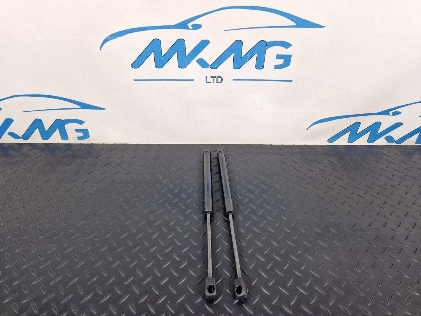 10-18 AUDI A7 4G S-LINE BONNET HOOD GAS STRUTS PAIR RIGHT & LEFT SIDE 4G8823359A
