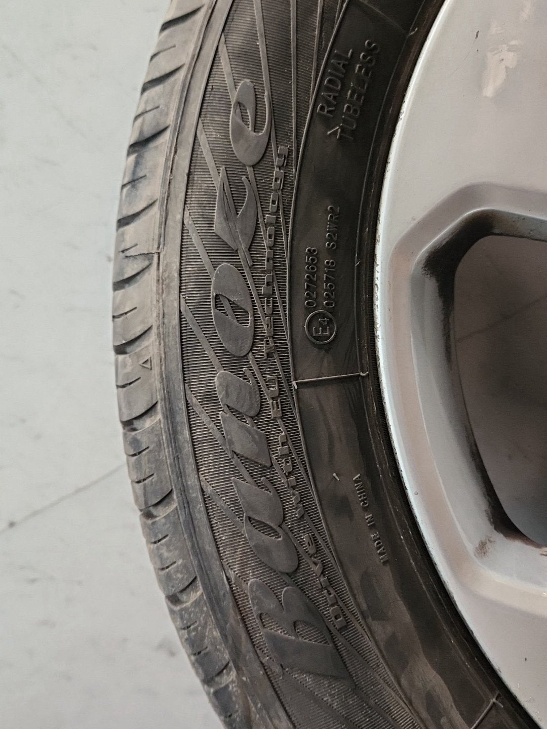 Vauxhall Mokka MK1 (G1U0) 17" Alloy Wheel with Tyre 215/60/17 ~5mm