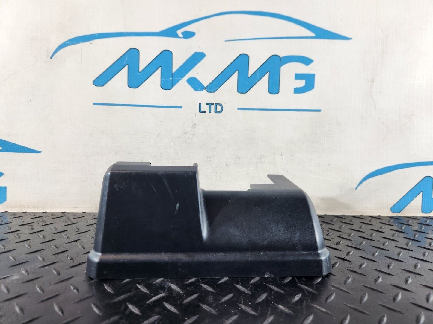 16-20 AUDI Q7 4M GENUINE REAR RIGHT SEAT TRACK RAIL END TRIM COVER 4M0883690A
