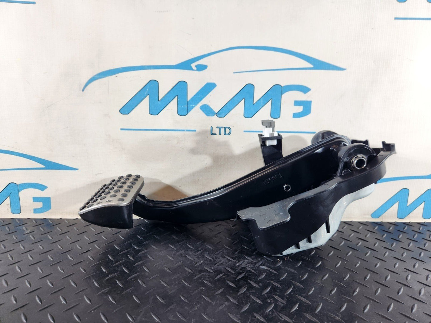 16-22 MERCEDES BENZ X253 GENUINE BRAKE PEDAL A1702900182 A2052900000
