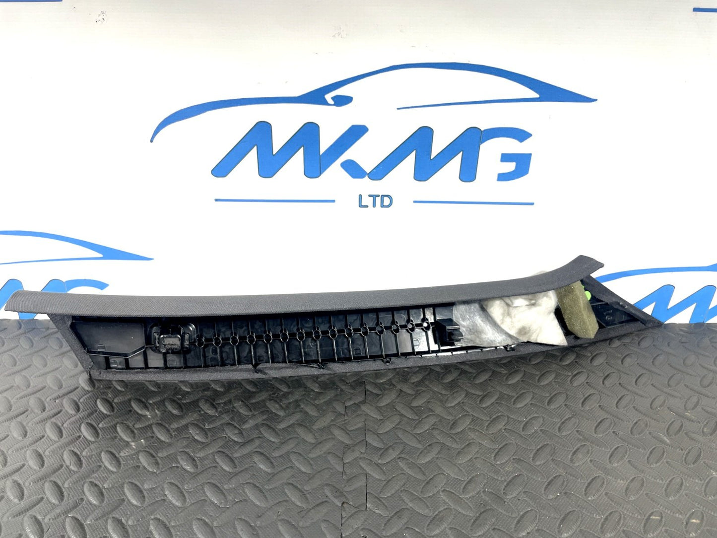 12-18 MERCEDES BENZ W176 PASSENGER SIDE A PILLAR COVER TRIM BLACK A1766900025