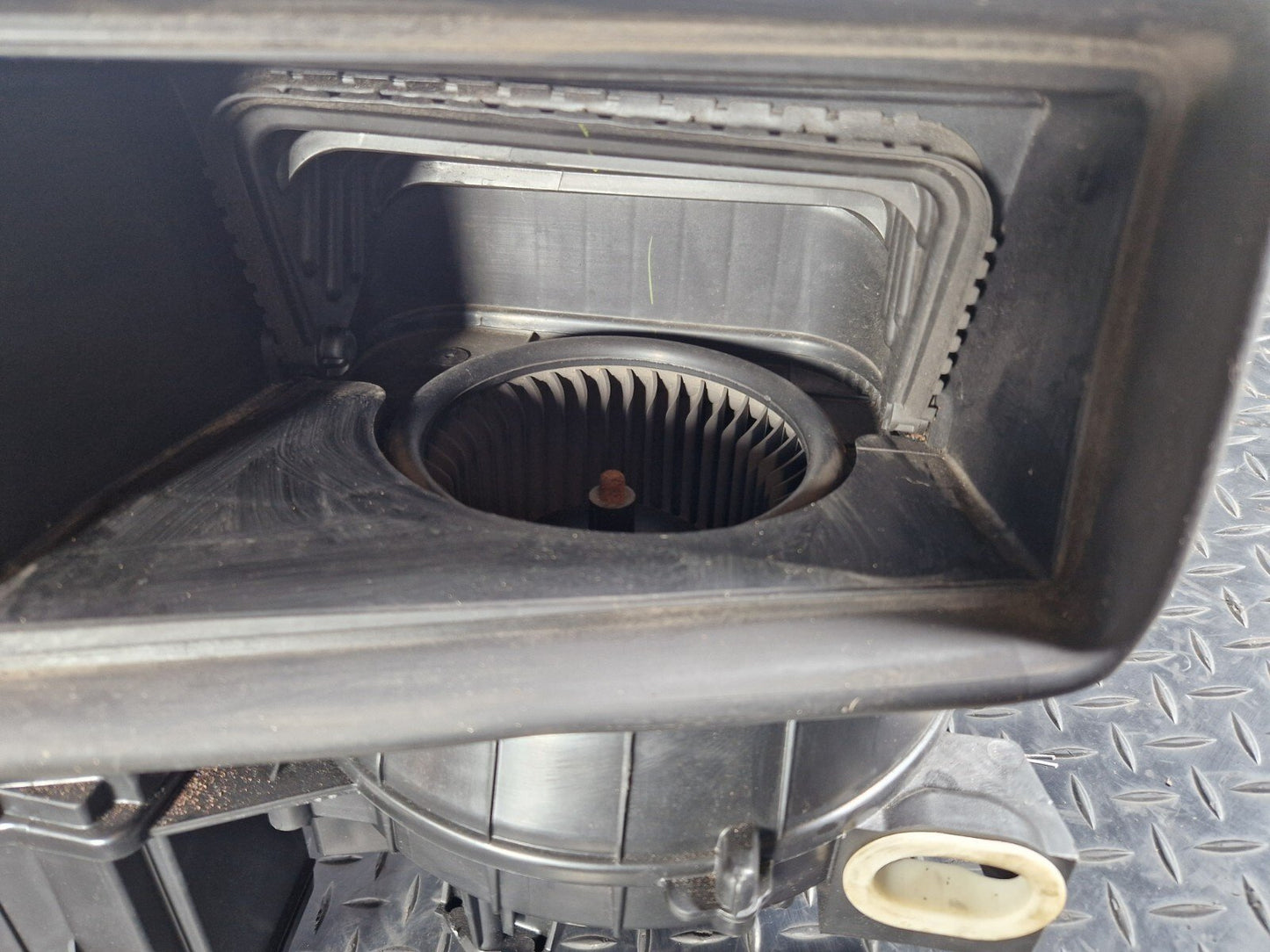 14-20 MERCEDES BENZ GLA X156 AIR CON HEATER MATRIX HOUSING BOX A2468302302