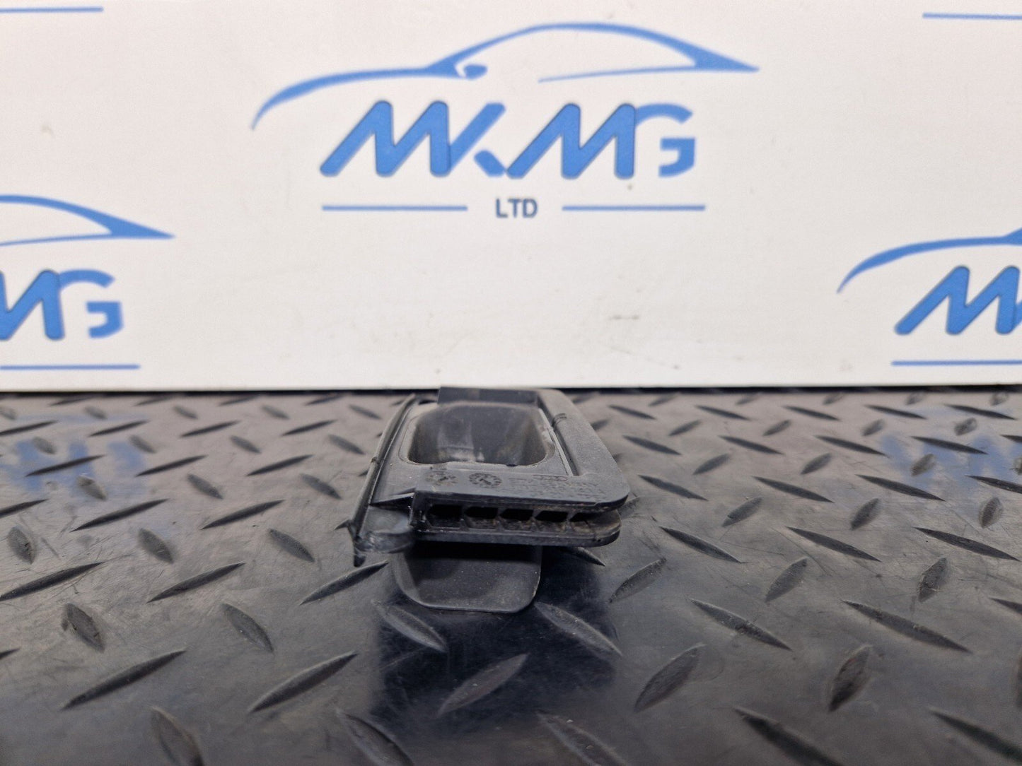 16-19 AUDI A4 B9 GENUINE FRONT LEFT REINFORCEMENT BEAM SEAL 8W0819143A