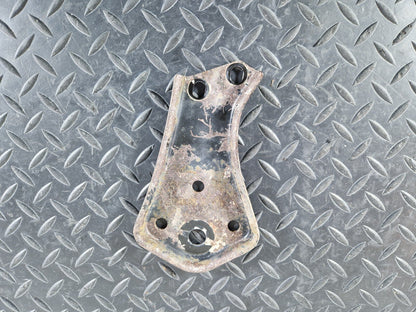 14-21 MERCEDES BENZ C200 W205 REAR SUBFRAME RIGHT SIDE STOP PLATE A2053520800