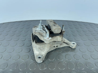 16-19 AUDI A4 B9 SALOON GENUINE 1.4 TFSI ENGINE MOUNT BRACKET 8W0399118B
