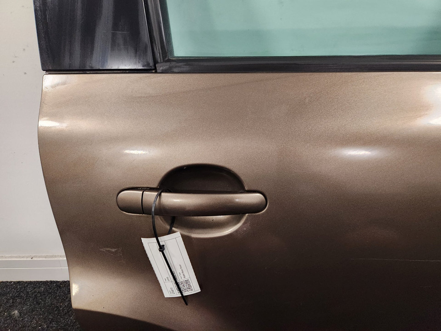 Skoda Yeti MK1- 5L SUV Rear Right O/S Driver Complete Door in Brown 1M/ F8N