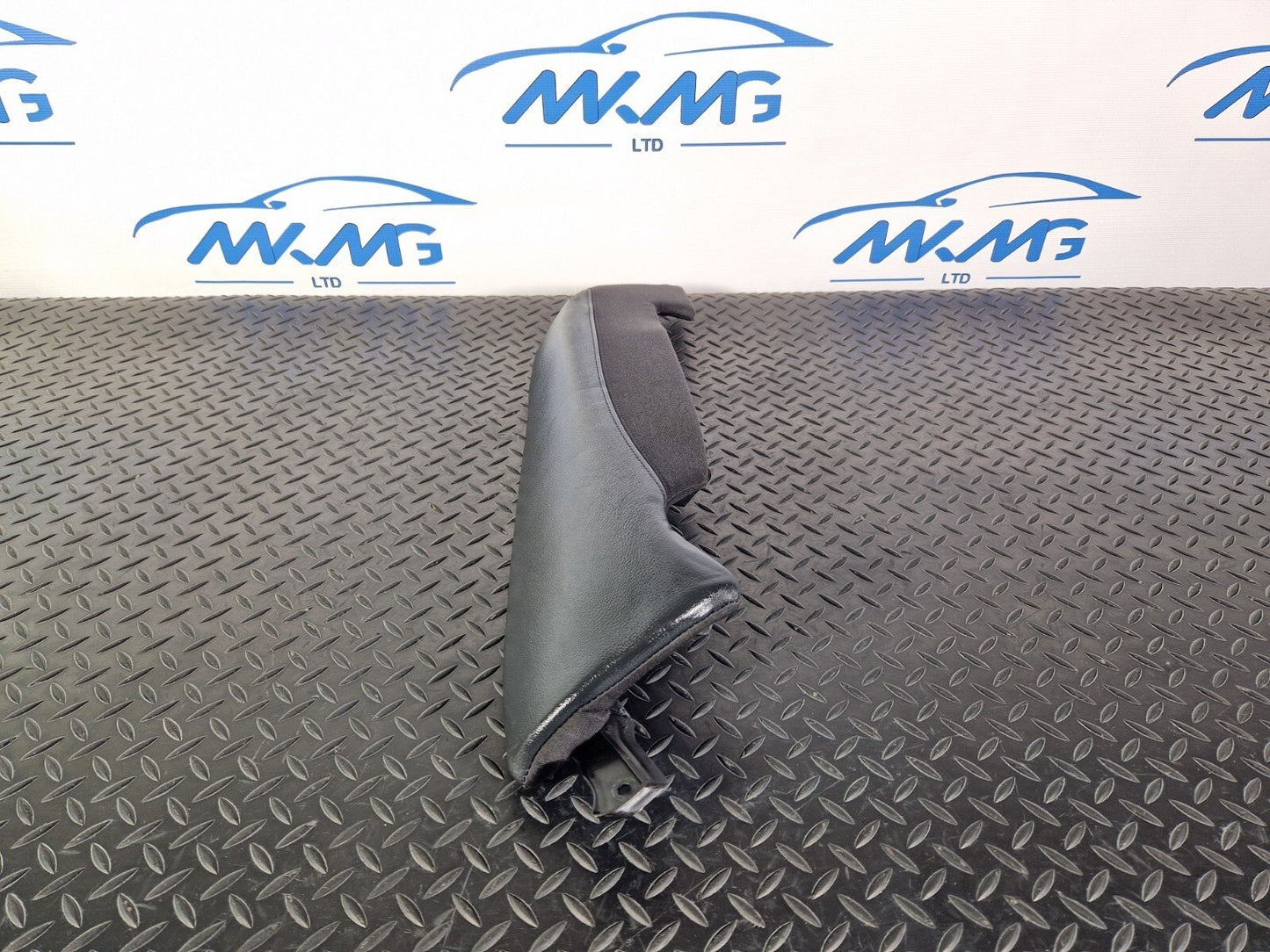 15-18 AUDI A7 4G OEM REAR SEAT CORNER LEATHER TRIM O/S 2300047R